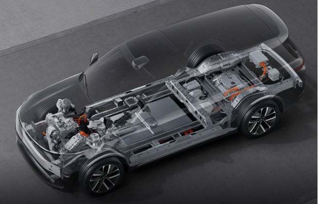 Front and rear 4WD motors